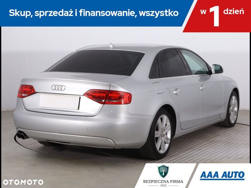 Audi A4 Limousine - 7