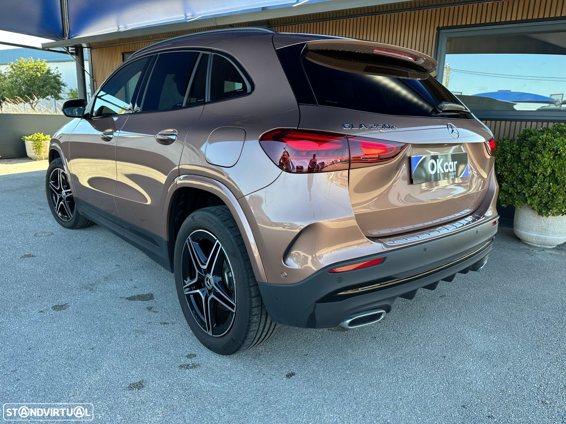 Mercedes-Benz GLA 250 e AMG Line - 2