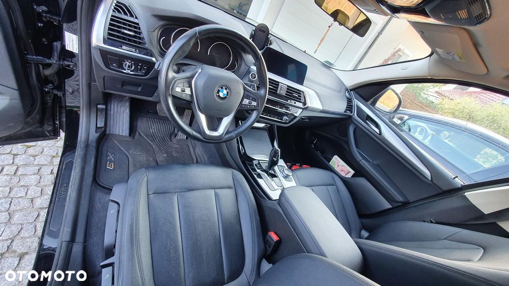 BMW X3 xDrive20d Advantage - 28