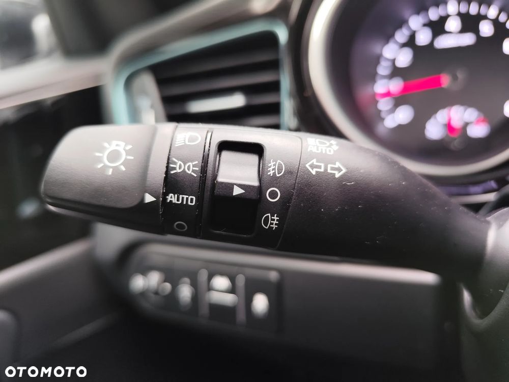 Kia XCeed 1.6 T-GDI Tribute DCT - 25