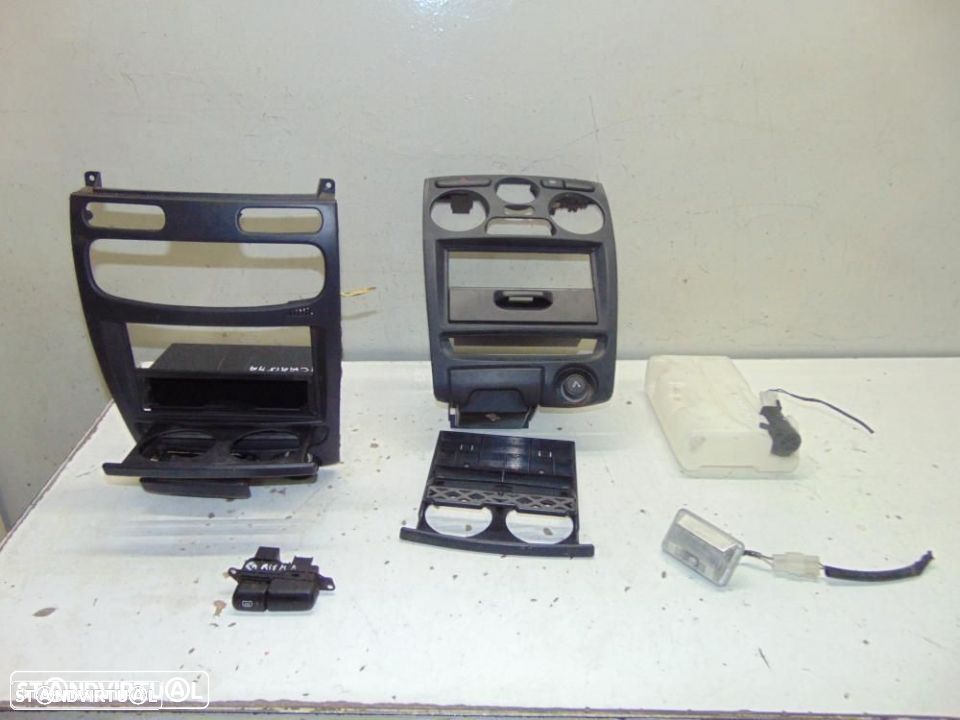 Mitsubishi Carisma consolas frontais - 1