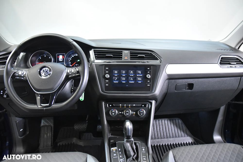 Volkswagen Tiguan - 9