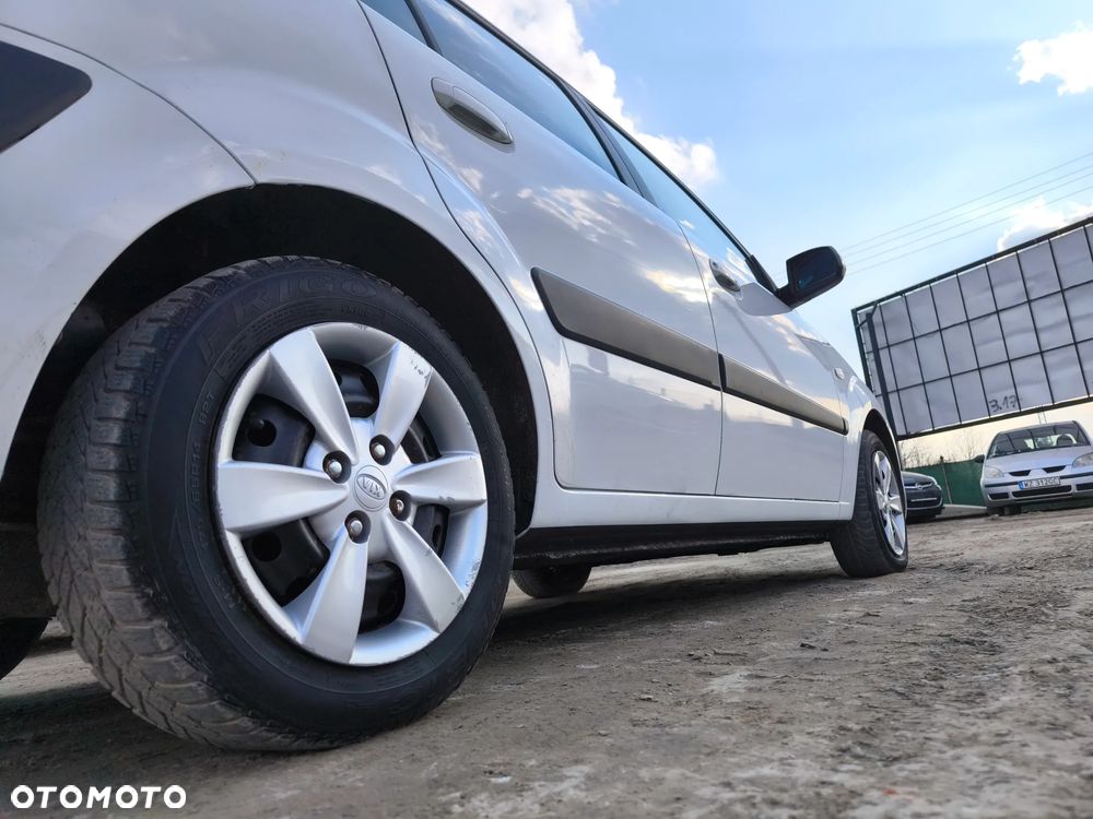 Kia Rio 1.4 EX - 16