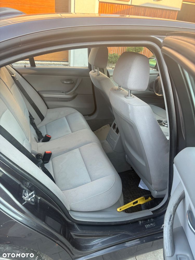BMW Seria 3 318d - 3