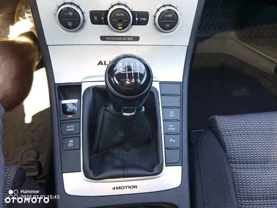 Volkswagen Passat - 11