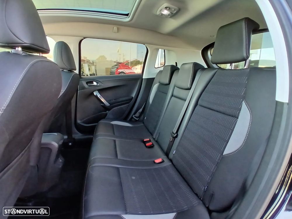 Peugeot 2008 1.2 PureTech Allure - 27