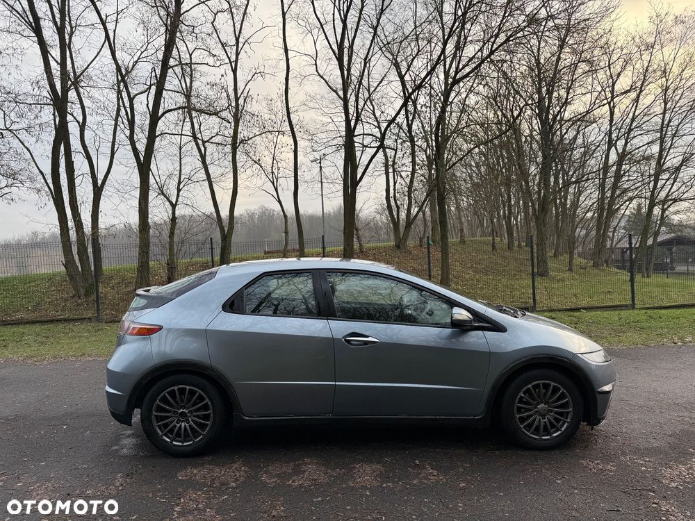 Honda Civic 1.8 Comfort - 3