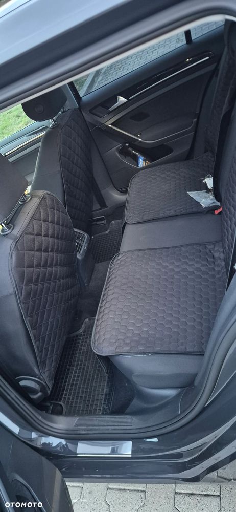 Volkswagen Golf - 10