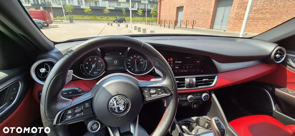 Alfa Romeo Giulia 2.0 Turbo TI Q4 - 14