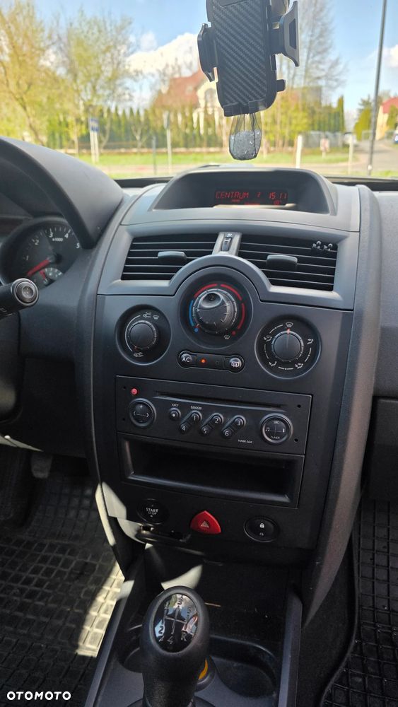 Renault Megane 1.6 Grandtour Confort Authentique - 16