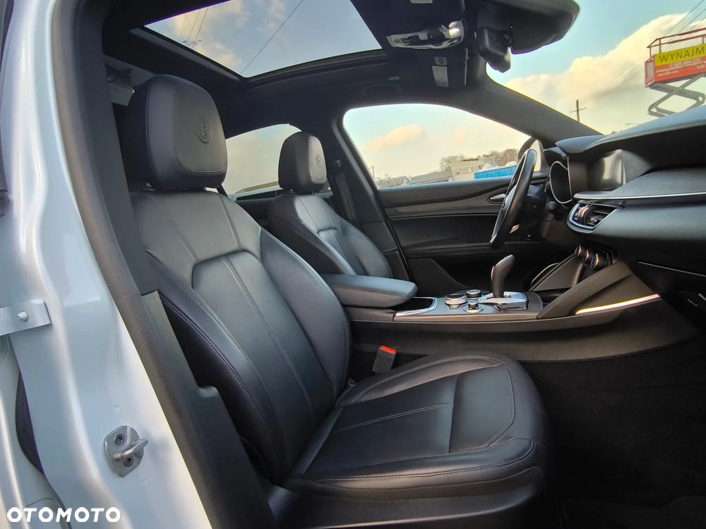 Alfa Romeo Stelvio 2.0 Turbo 16V AT8-Q4 Executive - 25