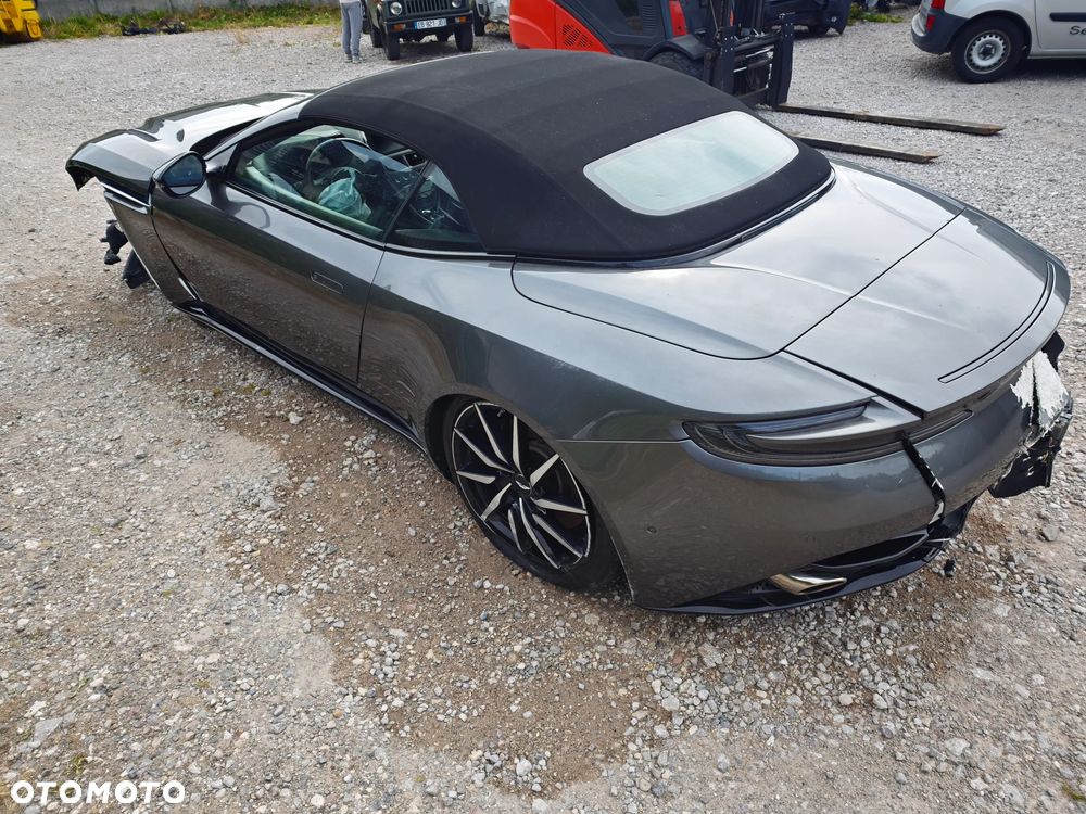 Aston Martin DB11 - 5