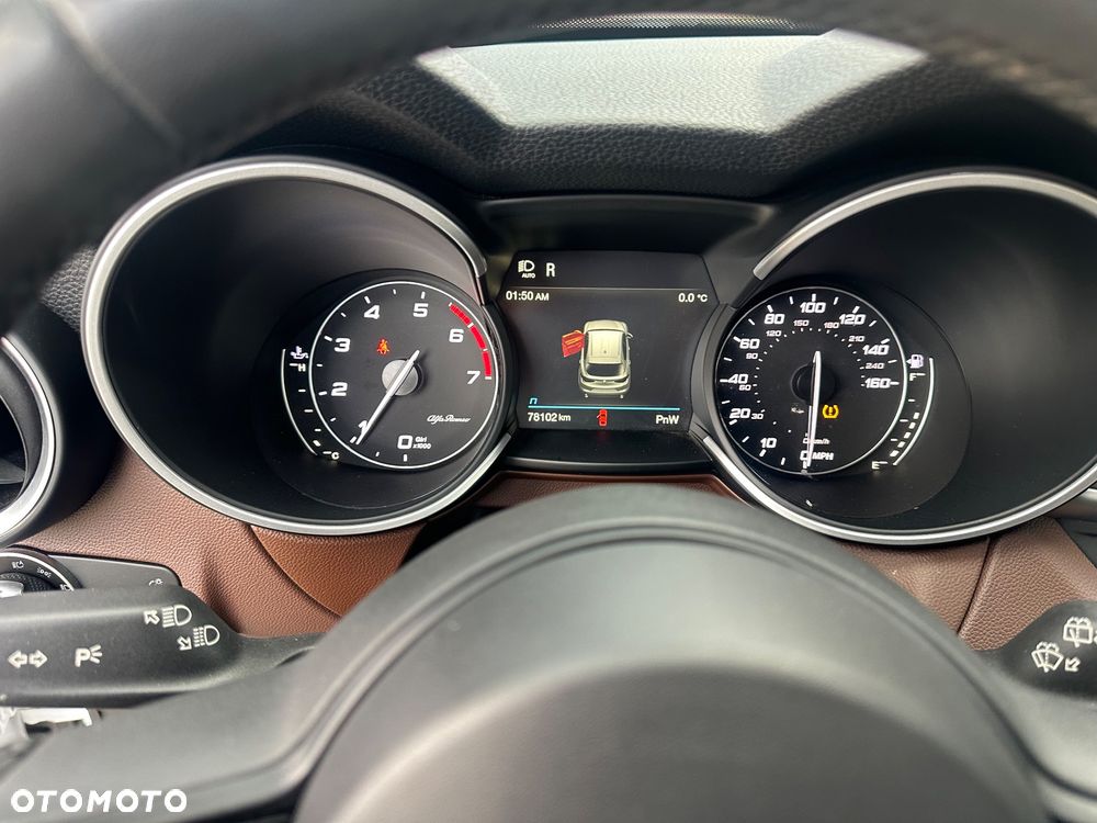 Alfa Romeo Stelvio 2.0 Turbo 16V AT8-Q4 B-Tech - 13