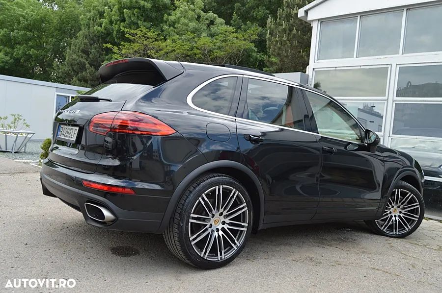 Porsche Cayenne 3.0 L - 27