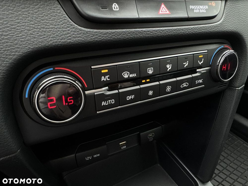 Kia Ceed 1.5 T-GDI M DCT - 23