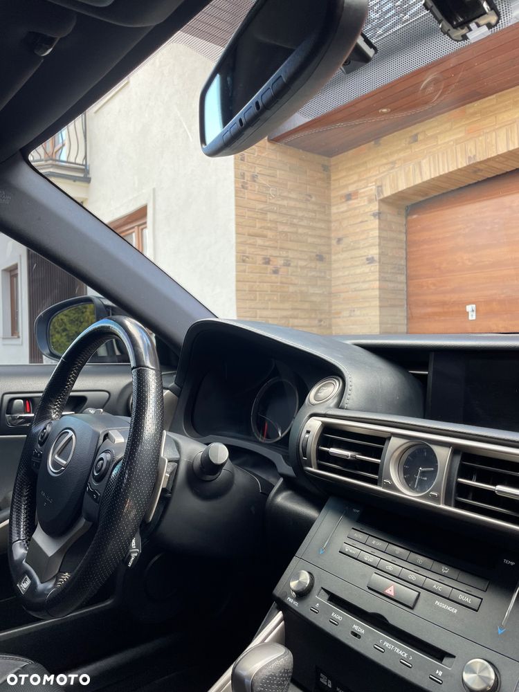 Lexus IS 200t F Sport - 23