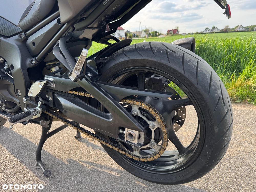 Yamaha FZ8 - 3