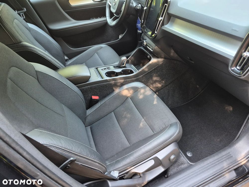 Volvo XC 40 T4 Geartronic Momentum Pro - 11