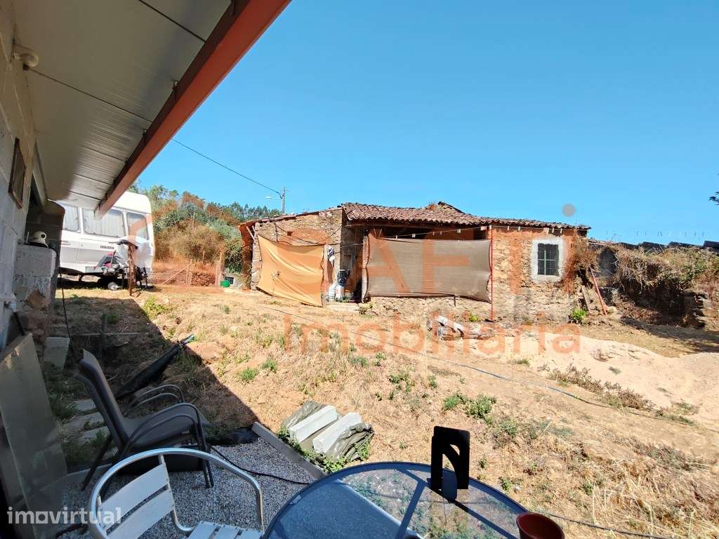 MORADIA T3 PARA RECONSTRUIR, COM 7.945 MT2 DE TERRENO, ANEXOS E ÁRV... - Grande imagem: 2/60