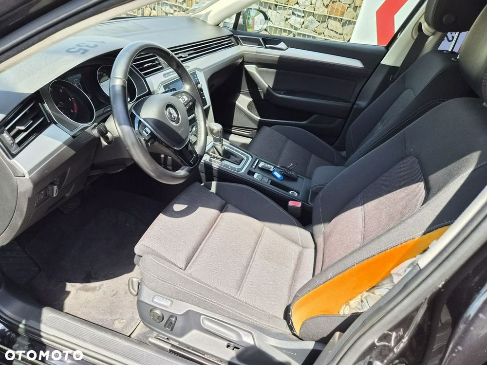 Volkswagen Passat - 10