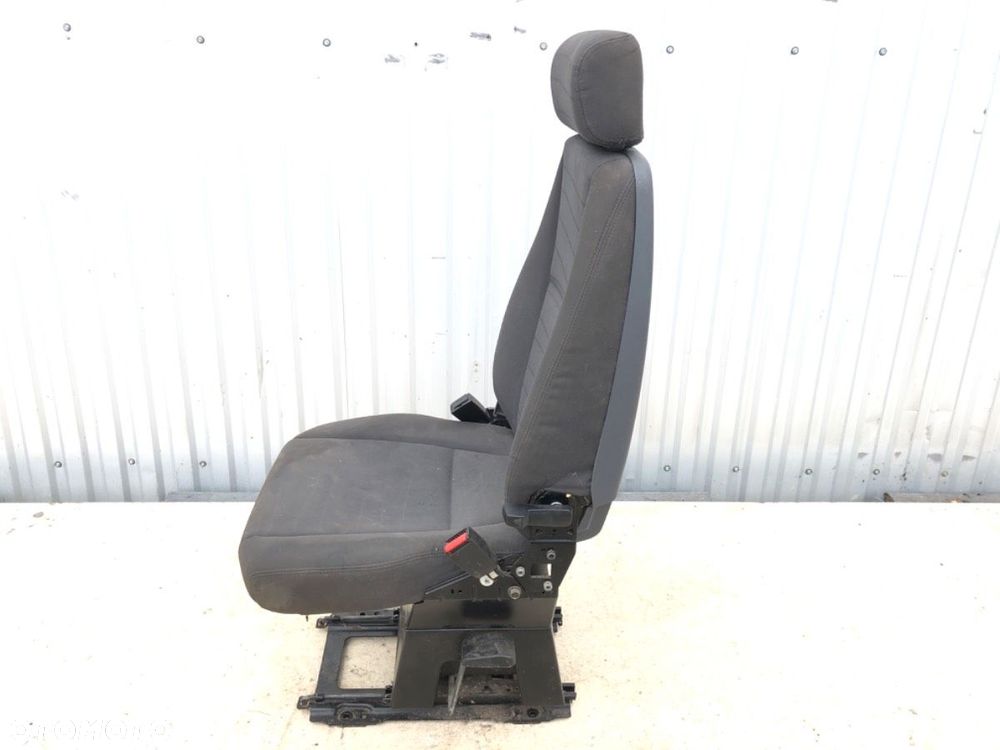 FOTEL PRAWY PRZÓD - 604.00 PLN - SCANIA P,G,R,T - series 2003 - 2022 R 450 - 2