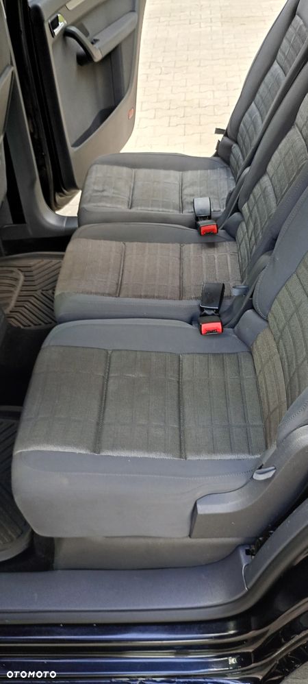 Volkswagen Touran 1.9 TDI Conceptline - 34