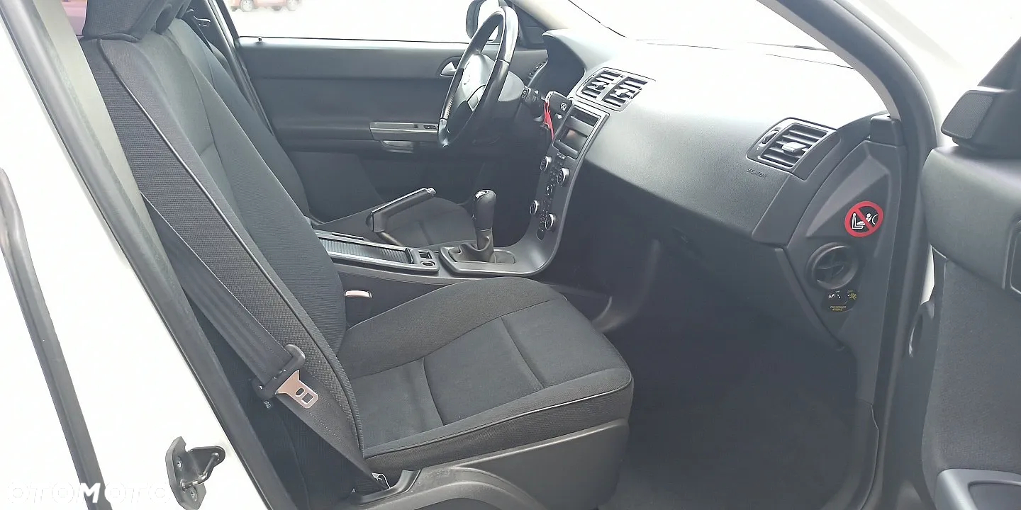 Volvo V50 D2 - 23