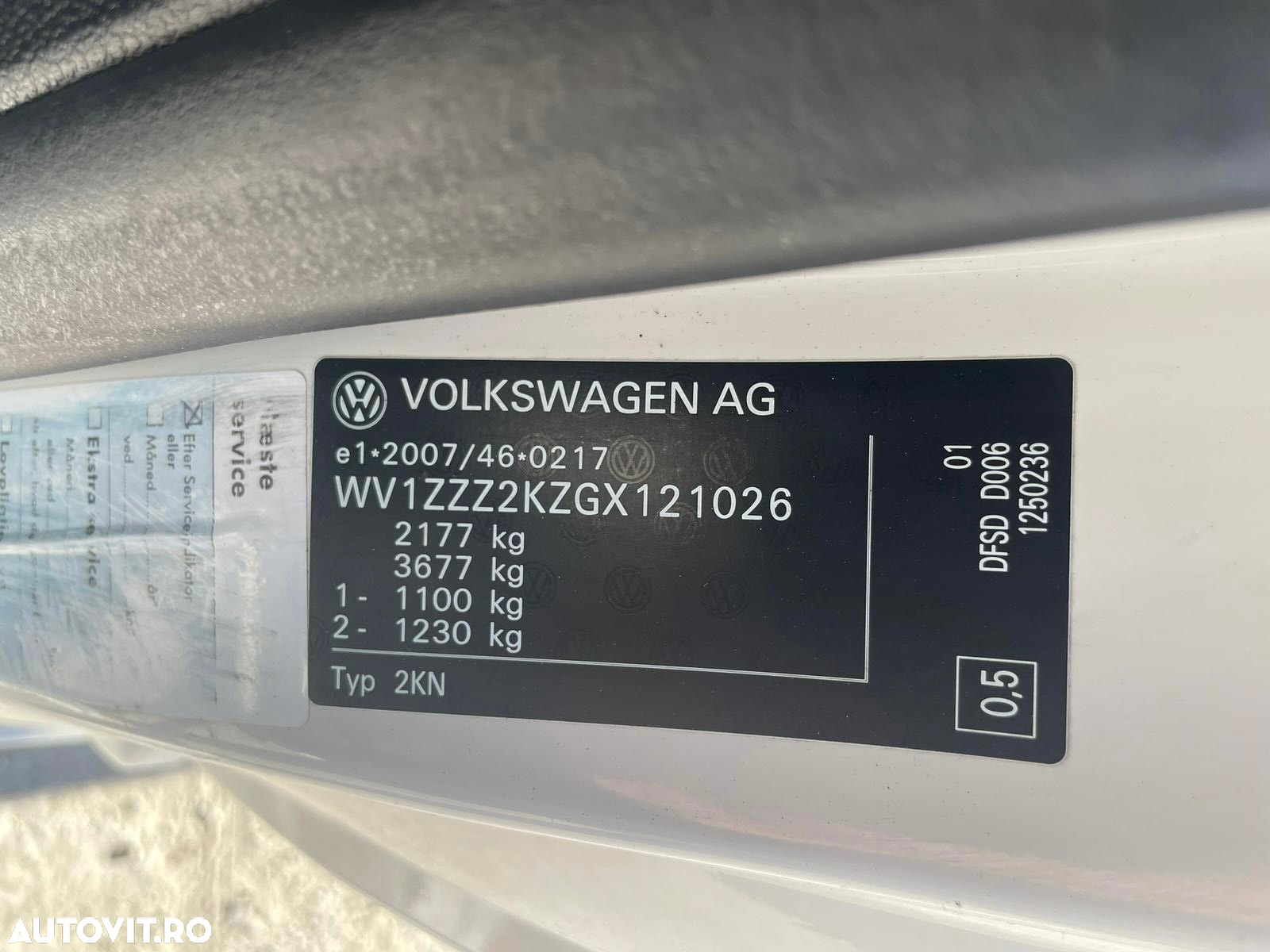 Volkswagen Caddy 2.0 TDI DSG - 24