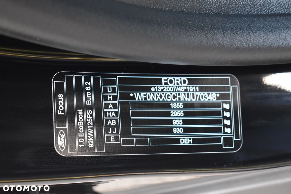 Ford Focus 1.0 EcoBoost Titanium X - 26