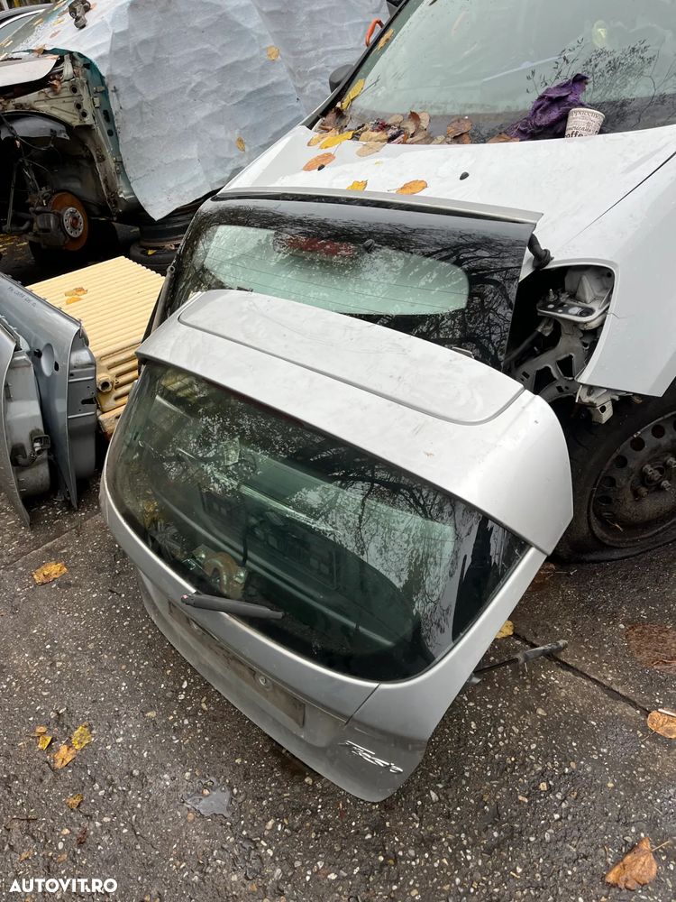 Haion spate portbagaj Ford Fiesta MK6 2010 gri argintiu cu luneta - 5