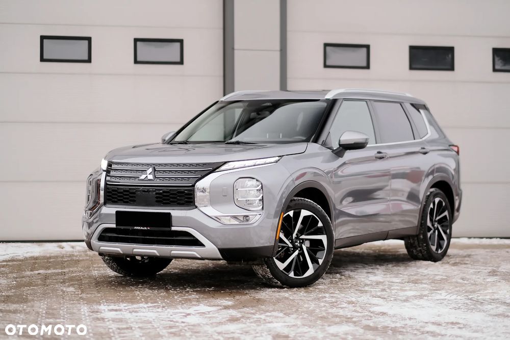 Mitsubishi Outlander - 1