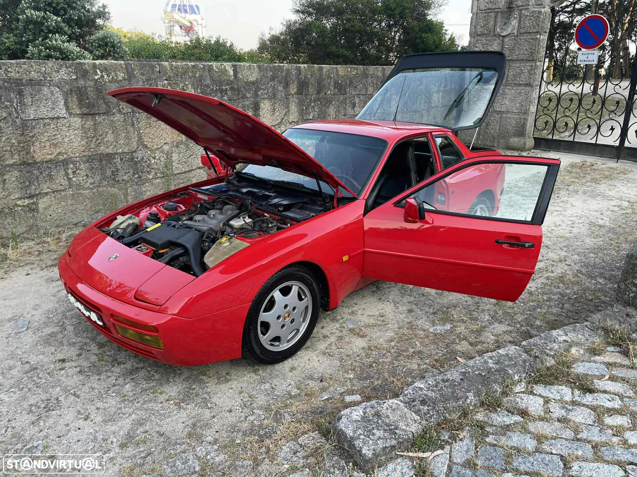 Porsche 944 Turbo - 10