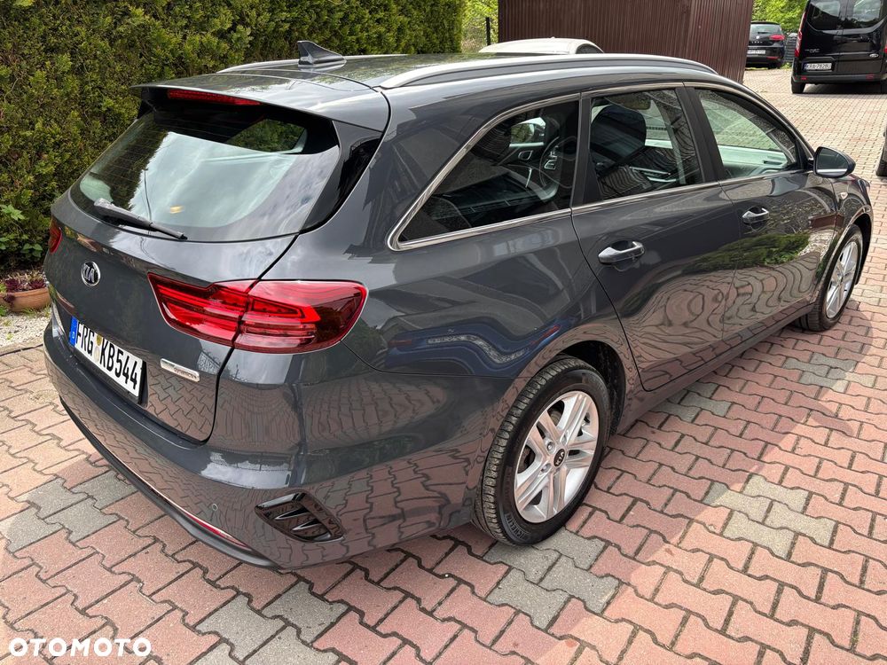 Kia Ceed 1.6 CRDi (48V Mild-Hybrid) DCT7 Platinum - 11