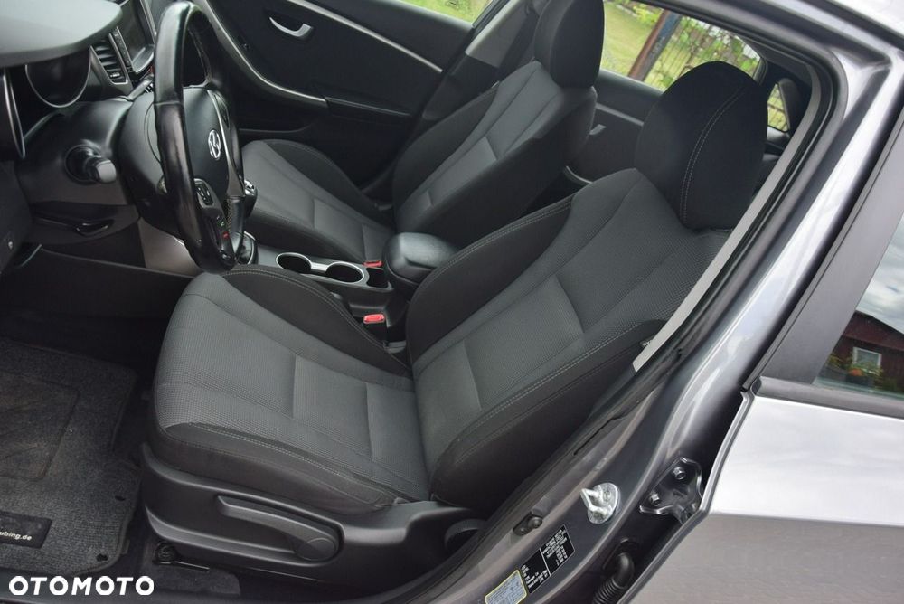 Hyundai i30 1.6 CRDi Fifa World Cup Edition - 32