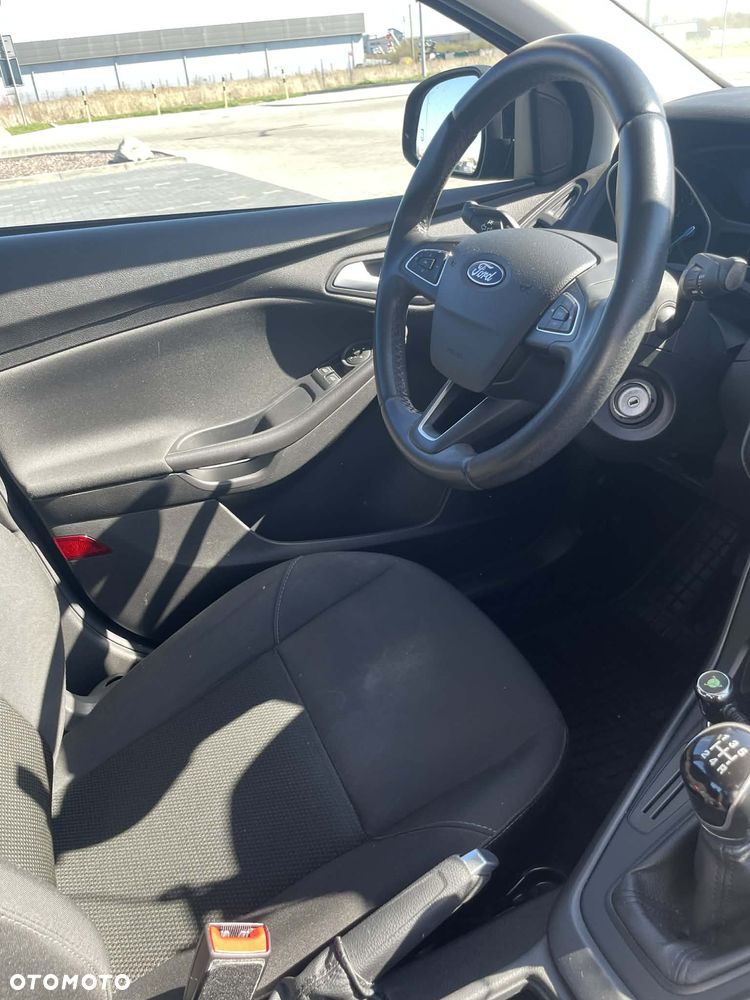 Ford Focus 1.6 Trend - 16