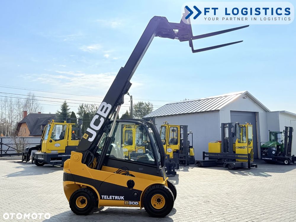 JCB WÓZEK TELESKOPOWY JCB TLT30D / KABINA / 2018 ROK / PRZESUW BOCZNY / NOWE OPONY - 31