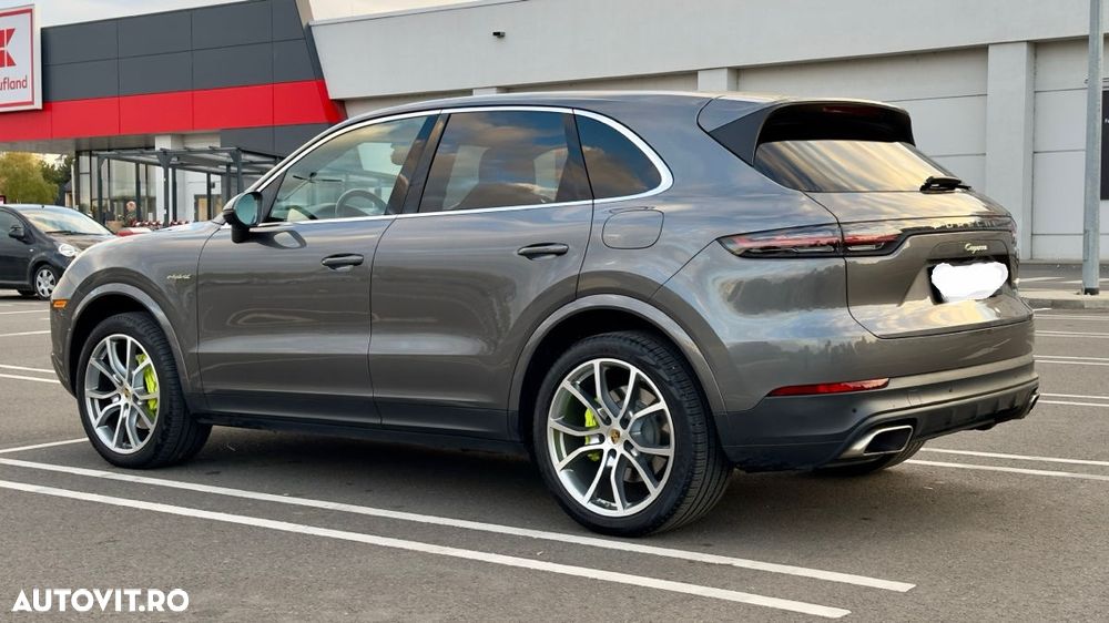 Porsche Cayenne - 2
