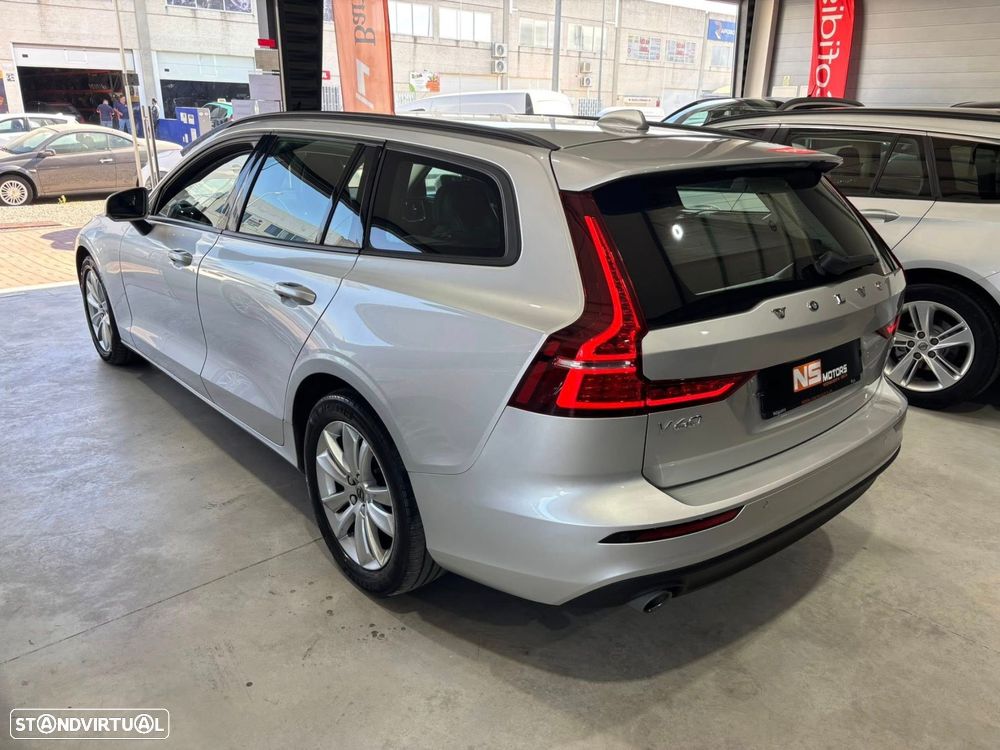 Volvo V60 2.0 B4 Momentum Geartronic - 6