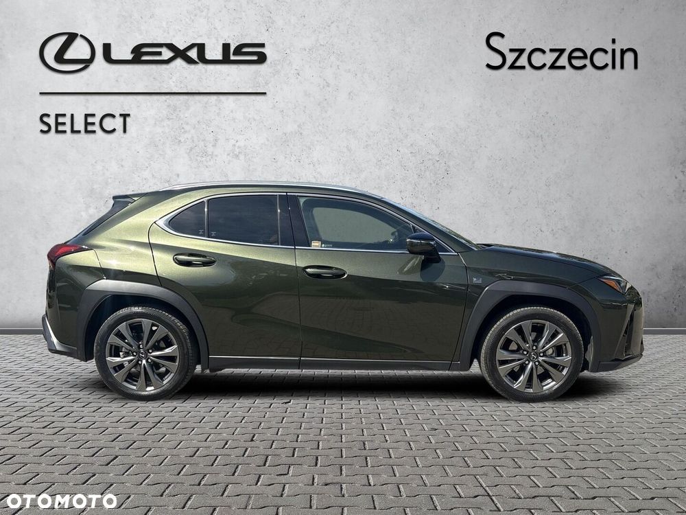 Lexus UX - 4