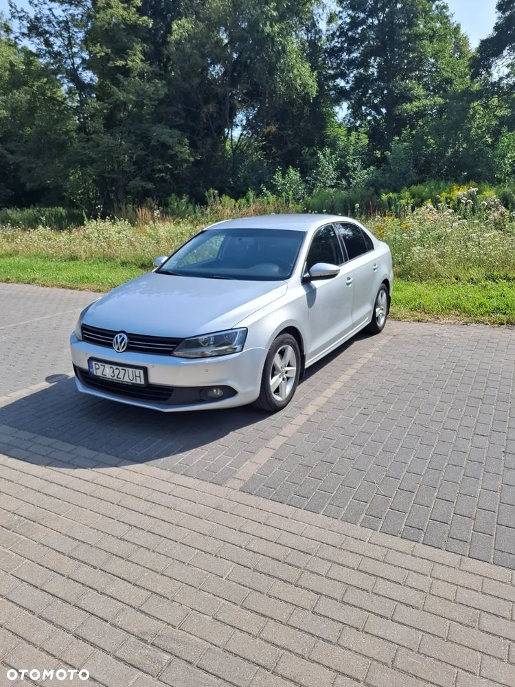 Volkswagen Jetta 1.4 TSI Comfortline - 1