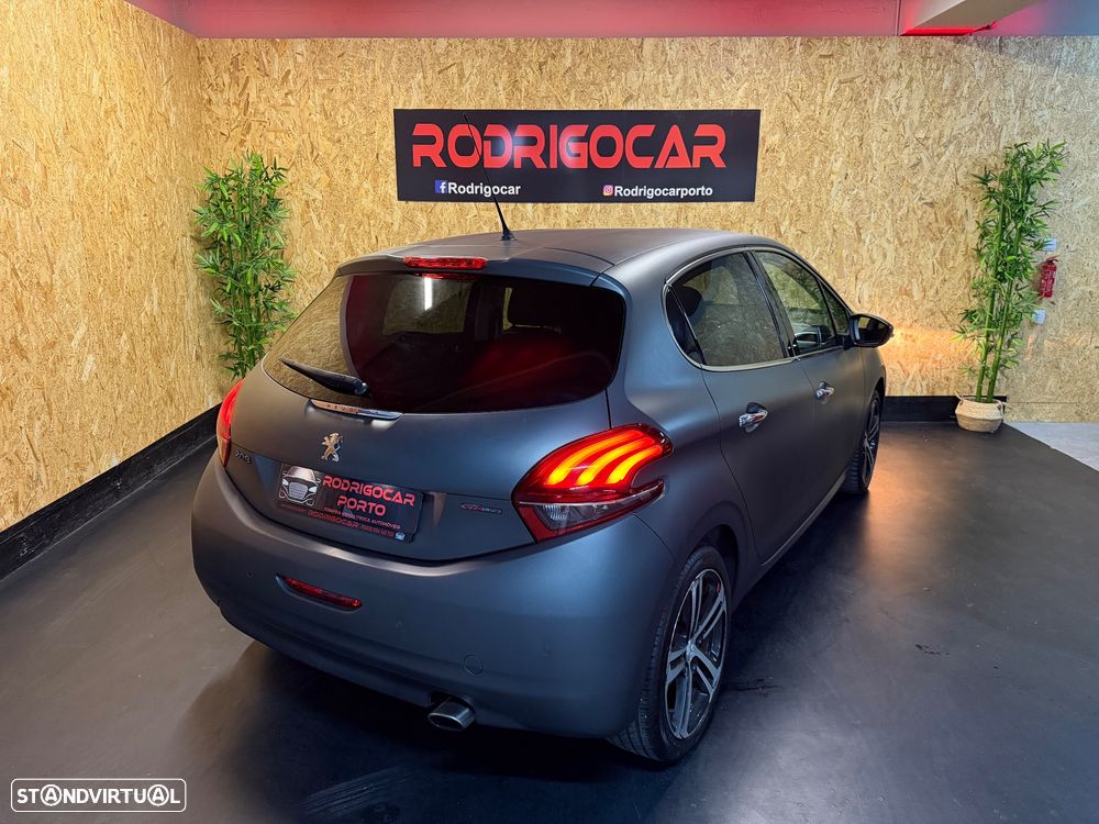 Peugeot 208 1.2 PureTech GT Line - 3