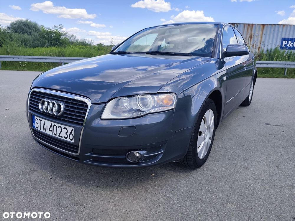 Audi A4 Limousine - 1