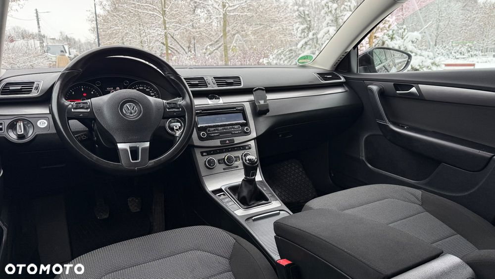 Volkswagen Passat 2.0 Blue TDI SCR Comfortline - 17