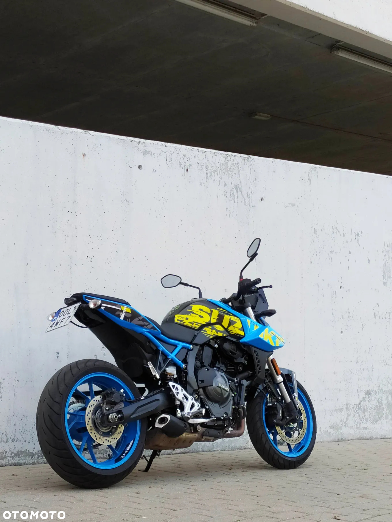 Suzuki GSX - 18
