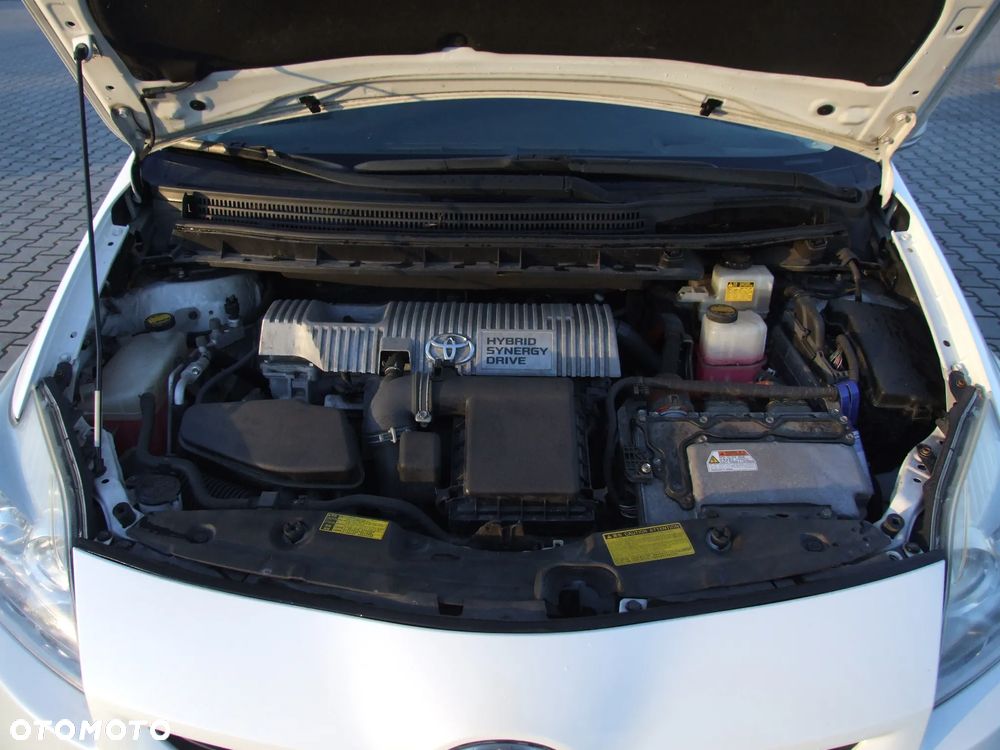 Toyota Prius 1.8 HSD Sol - 22