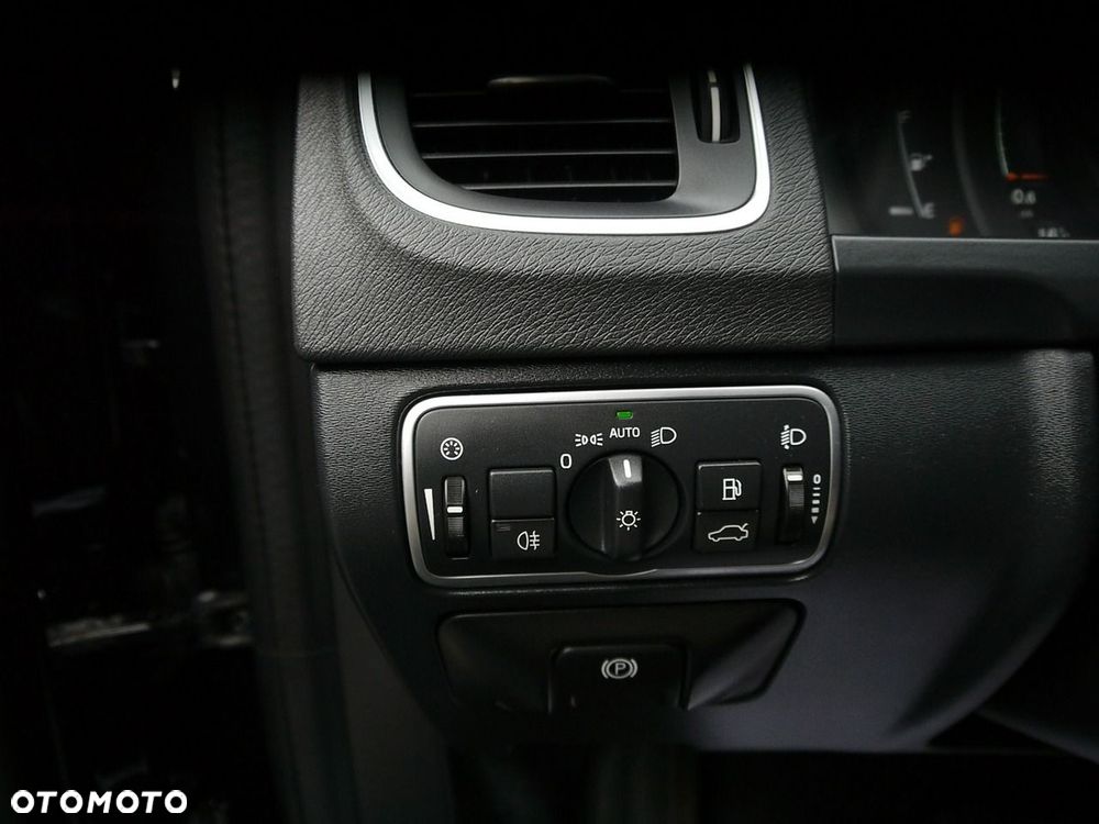 Volvo V60 D2 Drive-E Momentum - 34