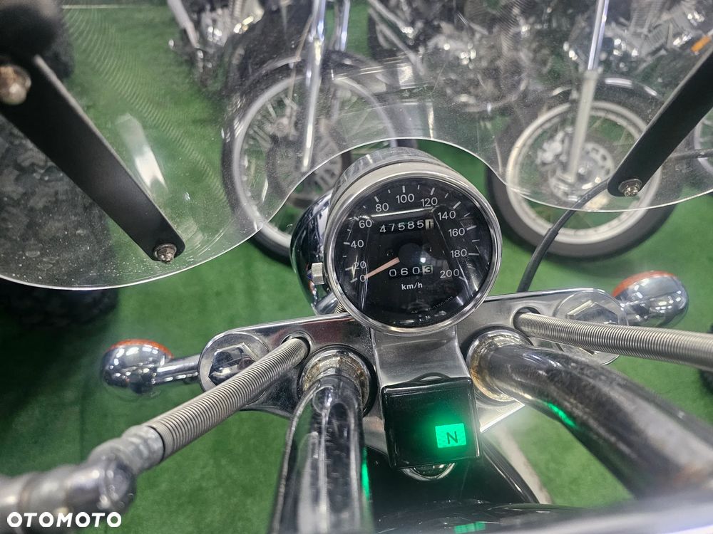 Suzuki Intruder - 8