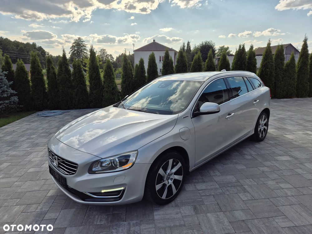 Volvo V60 D6 AWD Plug-in Hybrid Summum - 23
