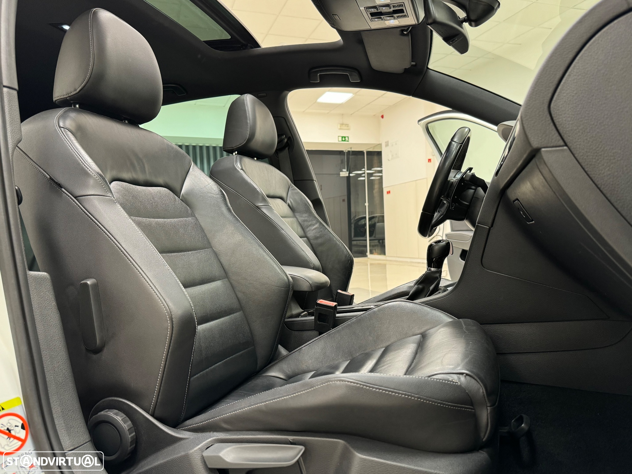 VW Golf 2.0 TDI GTD DSG - 41