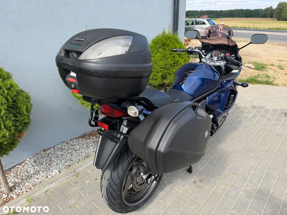 Suzuki GSX - 18
